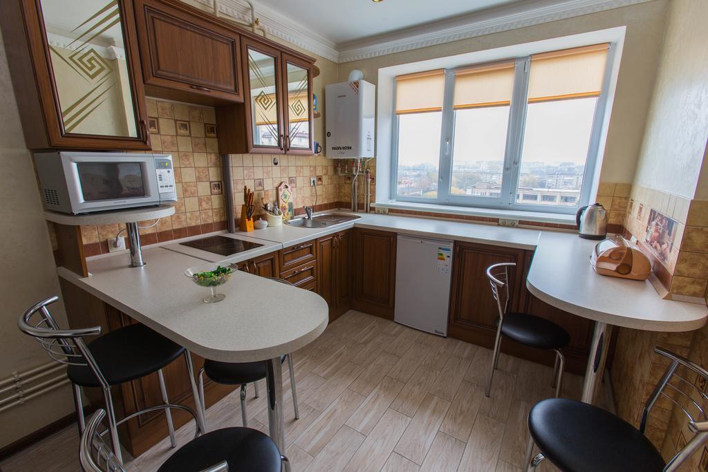 Modern Apartment On Akademika Sakharova 27A Ivano-Frankivsk Exterior foto