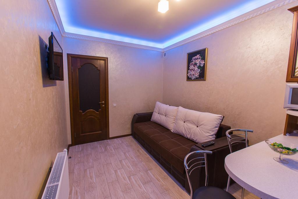Modern Apartment On Akademika Sakharova 27A Ivano-Frankivsk Exterior foto